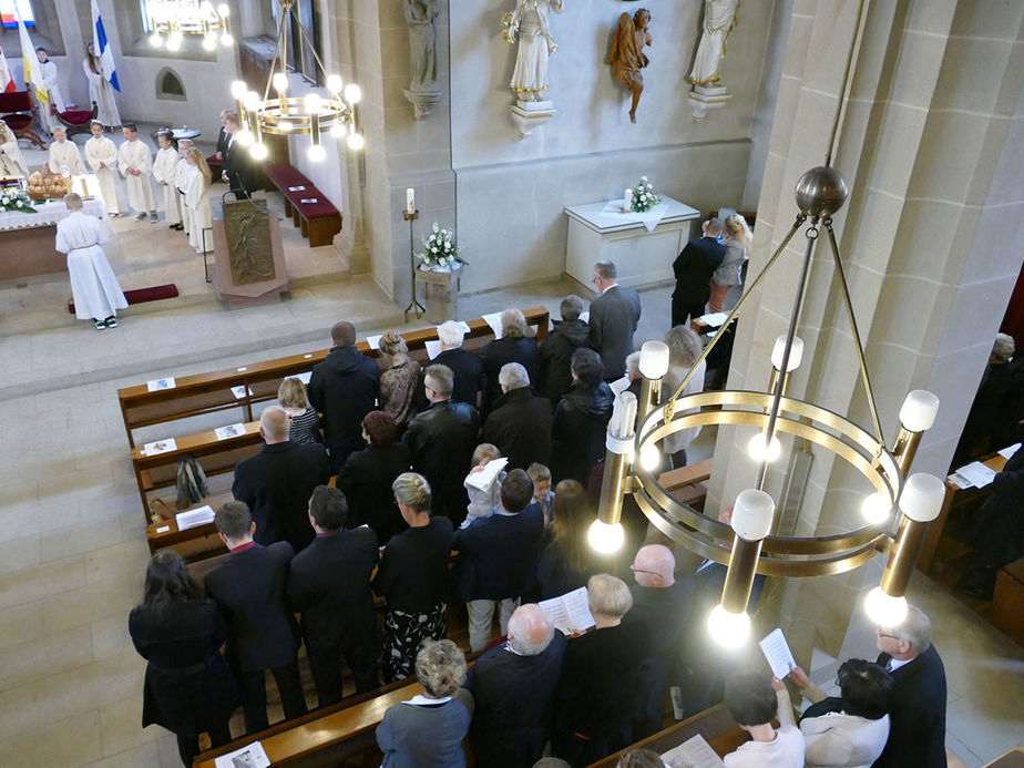 1. Heilige Kommunion in St. Crescentius (Foto: Karl-Franz Thiede)